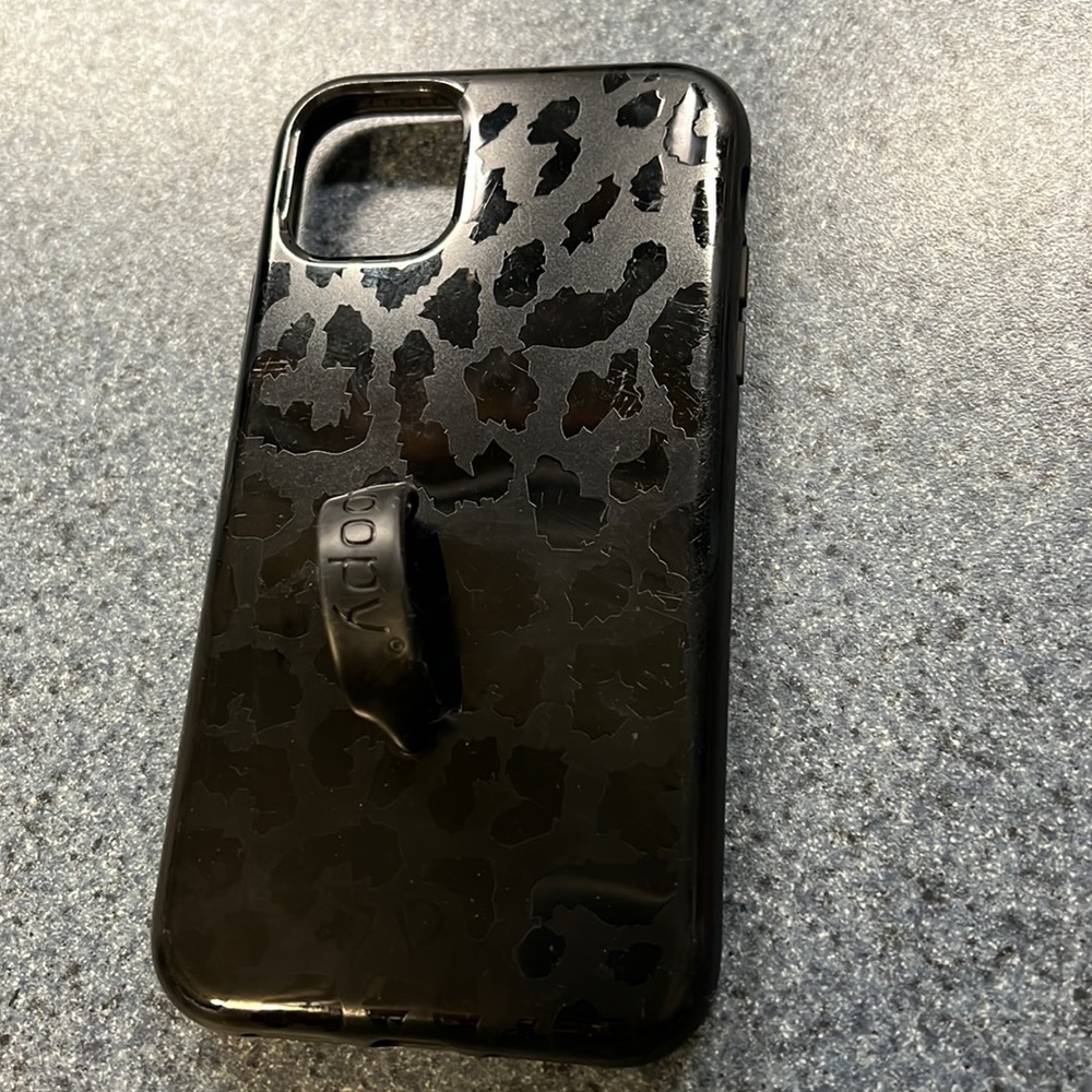 Loopy iphone 11 case!! Midnight leopard w black on black loop 😍